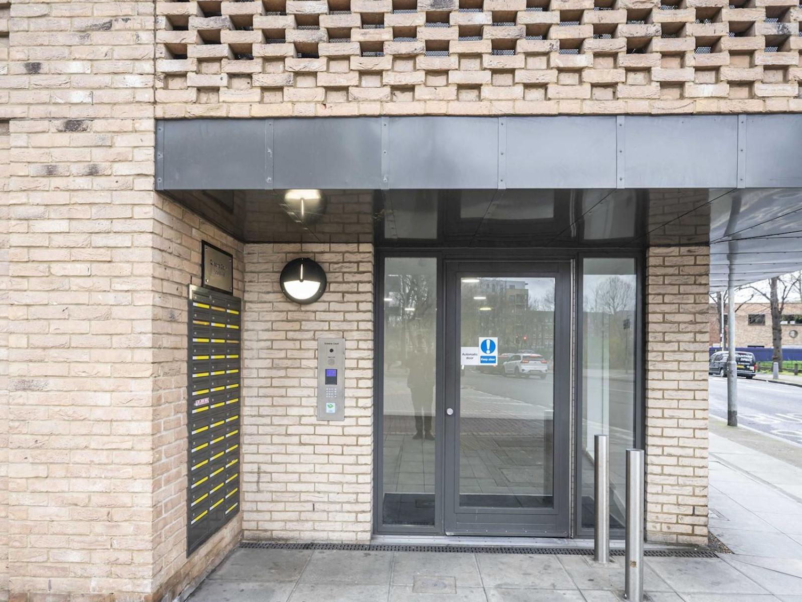 London Apartment Near Tower Bridge And Tube Pass The Keys Экстерьер фото